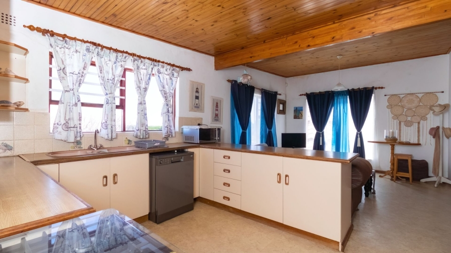 4 Bedroom Property for Sale in Pearly Beach Western Cape